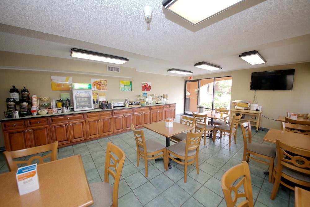 Quality Inn St Augustine Outlet Mall Сент-Огастин Экстерьер фото